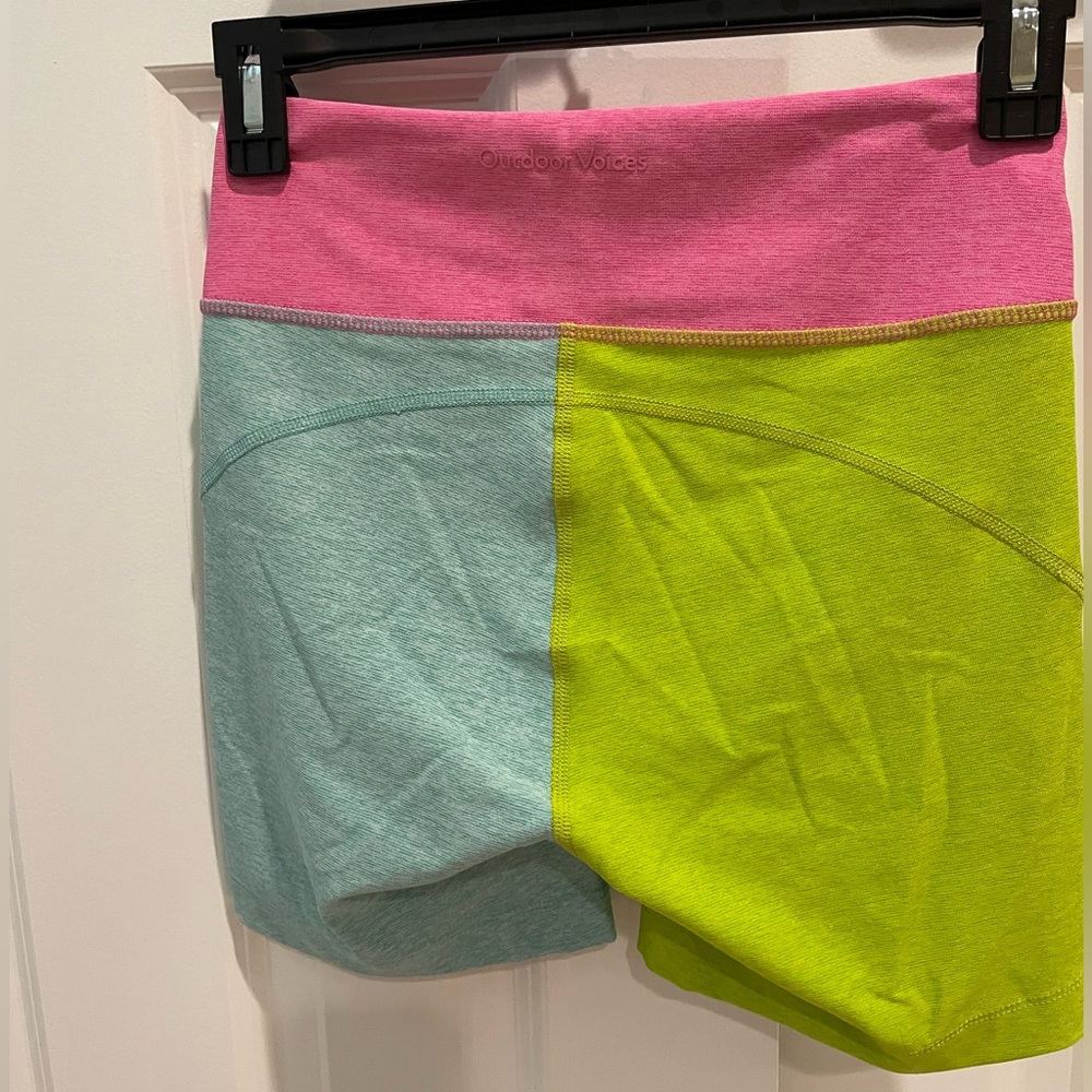 NWT Outdoor Voices Colorblock Biker Shorts - Picture 6 of 7